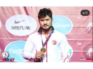Akhisarlı güreşçi Ali Cengiz Avrupa üçüncüsü oldu