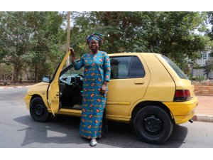 Senegal'in tek kadın taksicisi Boury Mbaye