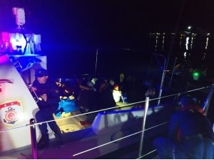 Sürat teknesiyle Sahil Güvenlik ekiplerinden kaçamadılar