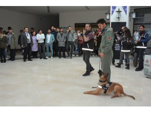 Üniversite öğrencilerine uyuşturucunun zararları anlatıldı