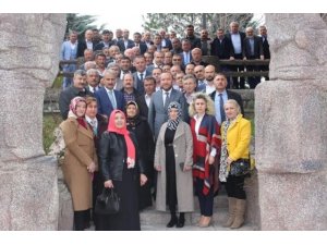 AK Parti Kırıkkale İl Teşkilatı muhtarlarla buluştu