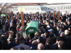 Kazada ölen doktor karı-koca toprağa verildi