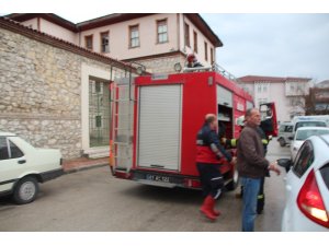 Atılan sigara izmariti az kalsın faciaya yol açıyordu