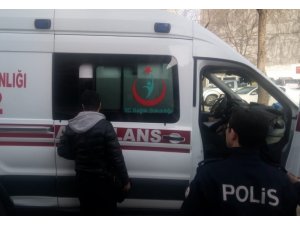 Tekere takılan eşarp kazaya neden oldu: 2 yaralı