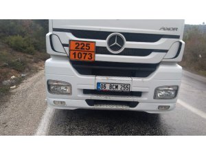 Bilecik’te tır otomobile çarptı: 2 yaralı