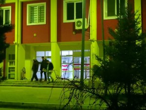 Baltalı kablo hırsızlarını yakalandı