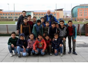 Kayserispor’u  minikler ziyaret etti