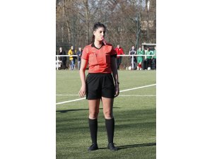 Türk kadın hakemin hedefi Bundesliga tarihine geçmek