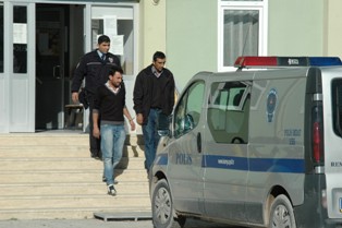 Avukatı kaçırıp, tecavüz ettiler