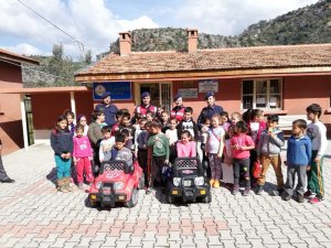 Alanya’da jandarmadan öğrencilere trafik dersi
