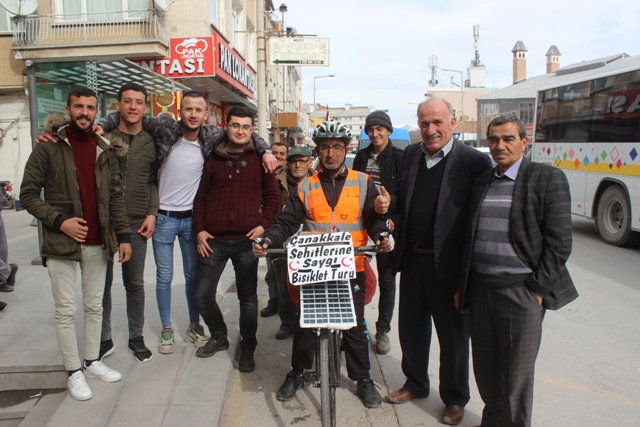 Bisikletiyle Çanakkale şehitleri için sekizinci kez yollarda