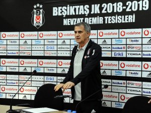 Şenol Güneş: "Evet bir hatam var. Martta gelmeye sıcak bakmayan bir kişi olarak ’haziranda gelirim’ dedim. ’O zaman martta kimi getireceğiz hocam’ dediler haklı olarak. ’Kulüp var’ dedim. Daha sonra o maddeyi öğrendik. 