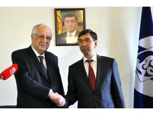 Azerbaycan Kırgızistan'da okul ve park yapacak