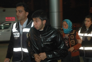 Ana oğul, uyuşturucu satarken yakalandı