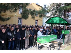 500 metrelik uçuruma düşen 2 kişi son yolculuklarına uğurlandı