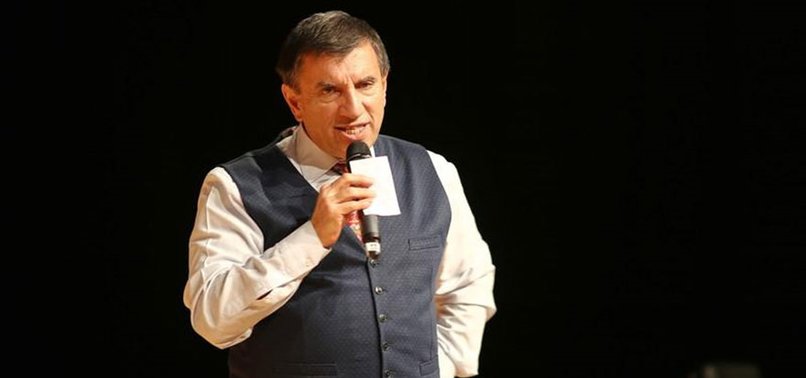 Üstün Dökmen'den başörtülü öğretmenler için skandal sözler