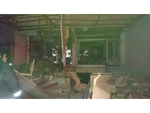 Esenyurt’ta bir lokantada patlama meydana geldi, ortalık savaş alanına döndü