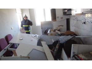 Tüpgaz patlaması evi kullanılmaz hale getirdi, vatandaşları sokağa döktü