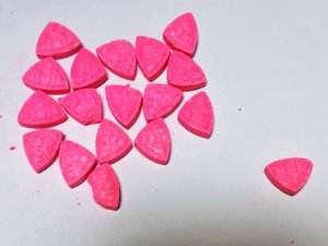 Kafe çalışan uyuşturucu satmaktan tutuklandı