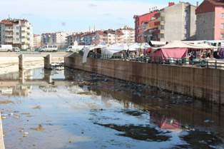 Çarşamba Kanalı çöplük gibi...