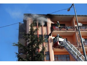 Kocaeli’de yangında iki ev kullanılamaz hale geldi