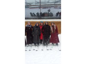 Erzurum GSİM’den kadınlara kayak jesti