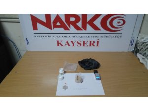 Kayseri polisinden Eroin operasyonu: 4 gözaltı