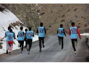 Hakkari’de atletizm yarışması