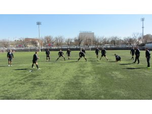 84 Kamu futbol takımının turnuvası başladı