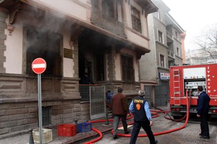 Arşivlerin yüzde 70'i yandı