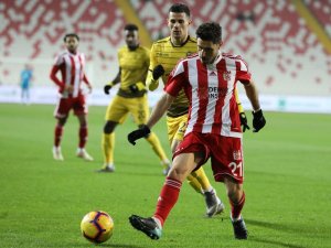 Spor Toto Süper Lig: DG Sivasspor: 2 - Evkur Yeni Malatyaspor: 0 (İlk yarı)