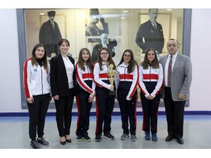 SANKO okulları yıldız kızlar tenis takımı il birincisi oldu