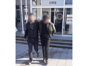 Kuşadası’nda 2 evden hırsızlık şüphelisinden 1’i tutuklandı