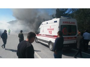 Adana’da çarpışan 2 tır cayır cayır yandı