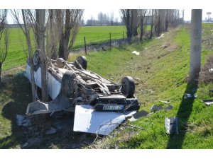 Takla atan otomobilin sürücüsü yaralandı