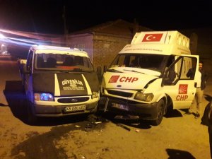 Manisa’da CHP’nin seçim aracı kaza yaptı: 7 yaralı