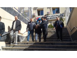 Beyoğlu’nda kuyumcu kuryesinin gasp oyununu polis bozdu