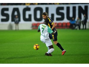 Spor Toto Süper Lig: MKE Ankaragücü: 0 - Bursaspor: 0 (İlk yarı)
