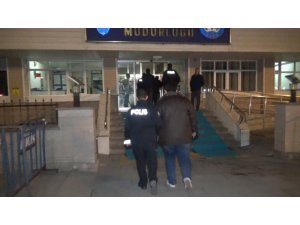 Dernek lokaline gece yarısı kumar operasyonu: 61 gözaltı