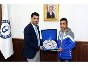 Türkiye birincisi sporcudan Rektör Aldemir’e ziyaret