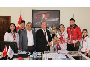 Milli sporculardan Başkan Özakan’a ziyaret