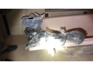 Banyo küvetinin arkasından uyuşturucu çıktı