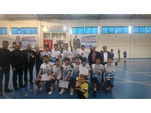 Yahya Kemal Beyaltı Ortaokulu Yarı Finalde