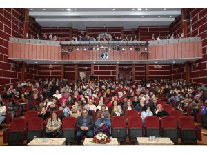 "Yuvasız Kadınlar" Akşehirli izleyiciyle buluştu