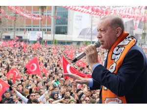 Cumhurbaşkanı Erdoğan: "Ezan ve bayrak düşmanlarıyla sonuna kadar mücadele edeceğiz" (1)