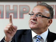 MHP'den Arınç'a ilginç benzetme