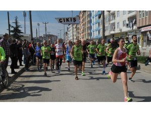 Bafra’da Gaffar Okkan ve Uğur Mumcu adına atletizm yarışması düzenlendi