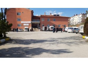 İkiz kardeşini öldürdü, oğlunu ağır yaraladı