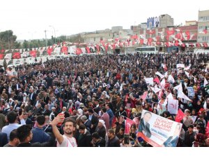 Cevheri’nin seçim bürosu açılışı mitinge dönüştü
