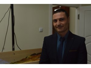 Öğretmenler bir araya geldi, 30 bin TL’lik kum havuzunu 950 liraya kendileri yaptı